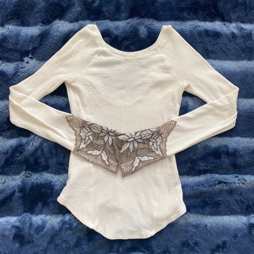 Free People long sleeved lace detail top